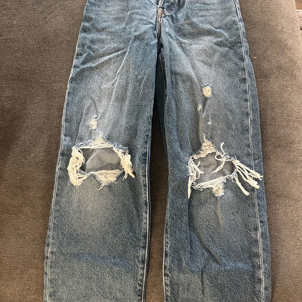 Distressed levi’s Blue Jeans